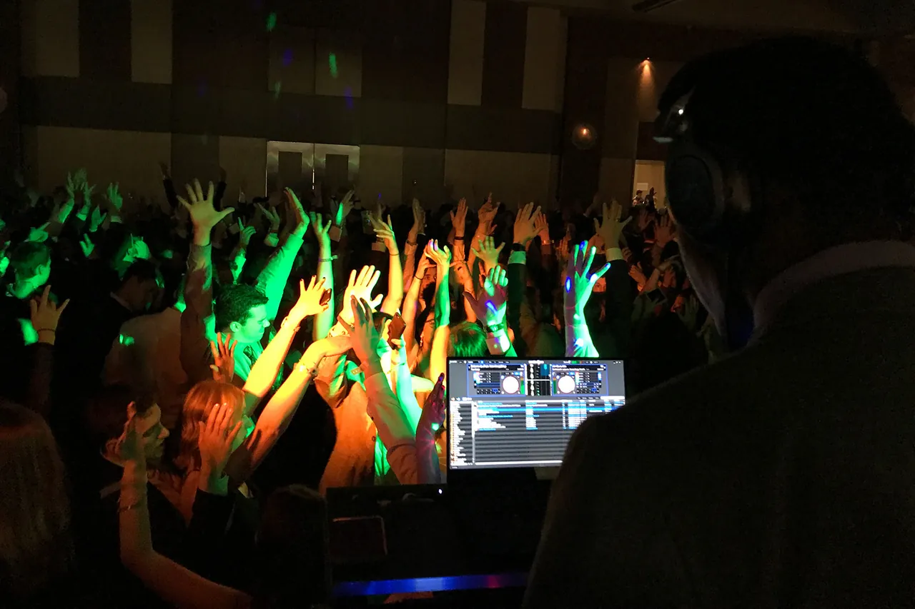 Private Parties — DJ-Chicago professional DJ services in Chicago